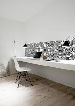 werkplek zwart wit bloem kitchenwall keukenbehang