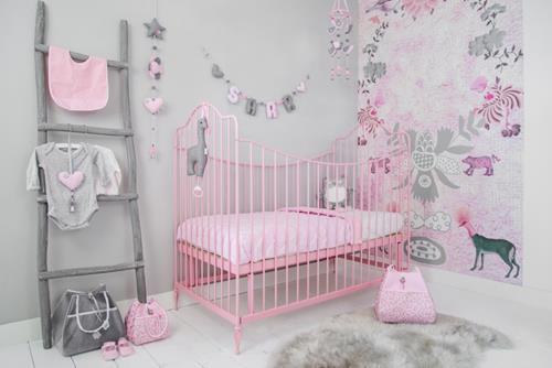 babykamer-grijs-roze