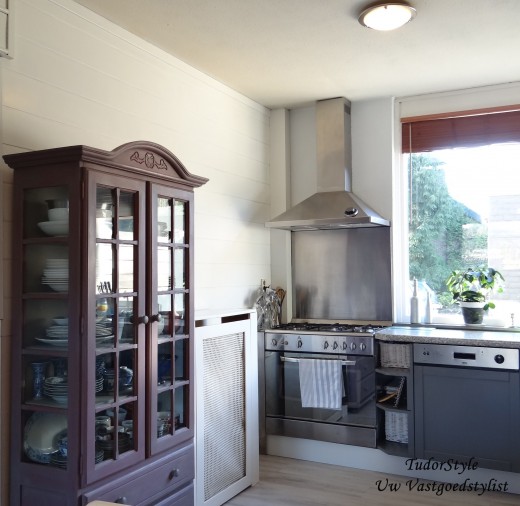 Na kast verplaatst, wandje geschilderd