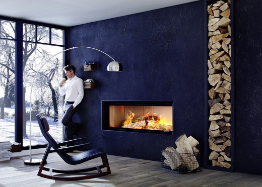 open haard blauwe muur