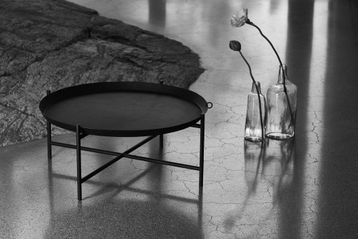 02-PH135617_SVARTAN_metalen_salontafel