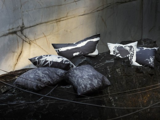 03-PH131966_SVARTAN_kussens