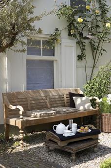 antieke bank voortuin